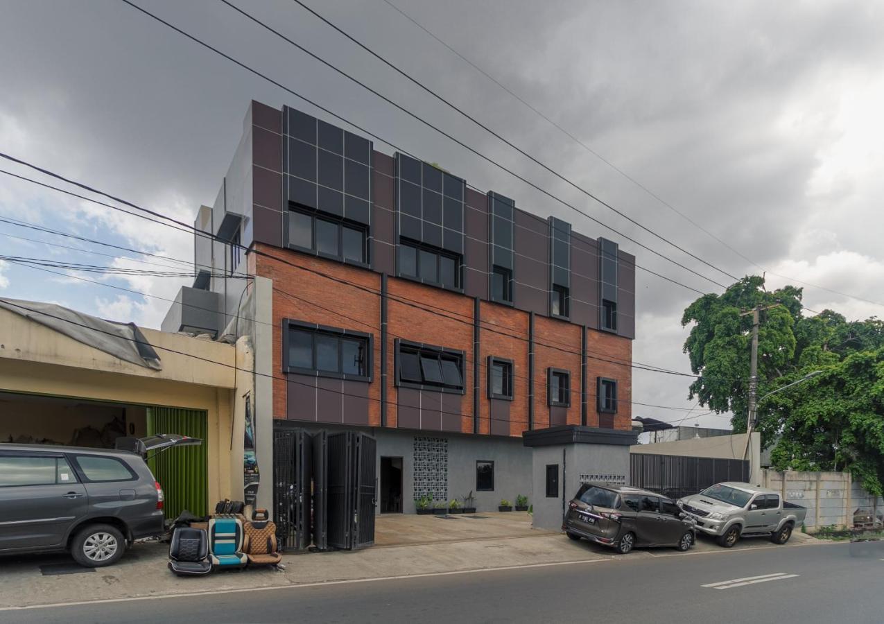 Reddoorz Near Puri Indah Mall จาการ์ตา ภายนอก รูปภาพ