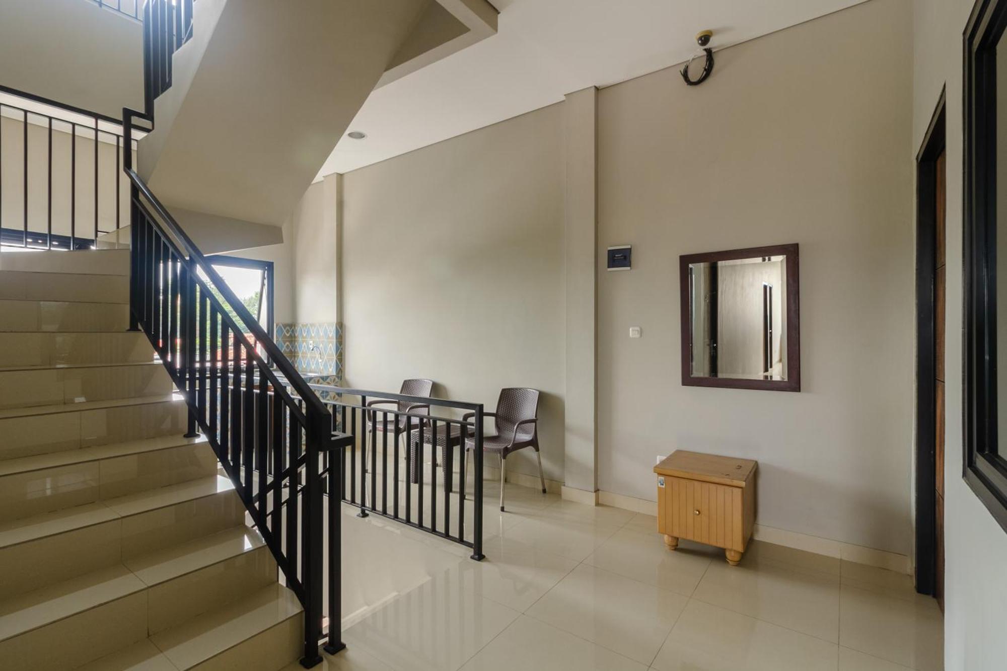 Reddoorz Near Puri Indah Mall จาการ์ตา ภายนอก รูปภาพ