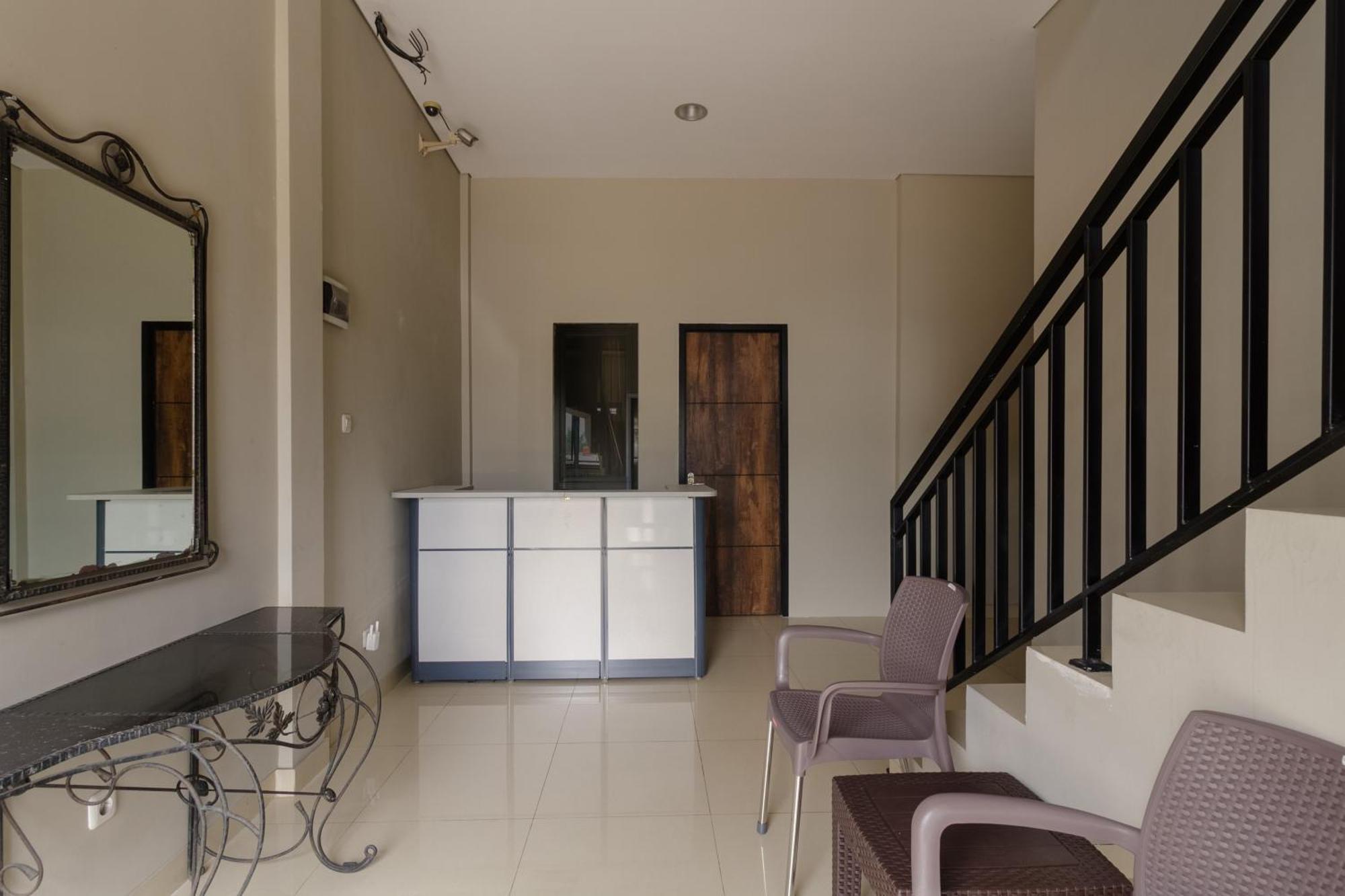 Reddoorz Near Puri Indah Mall จาการ์ตา ภายนอก รูปภาพ