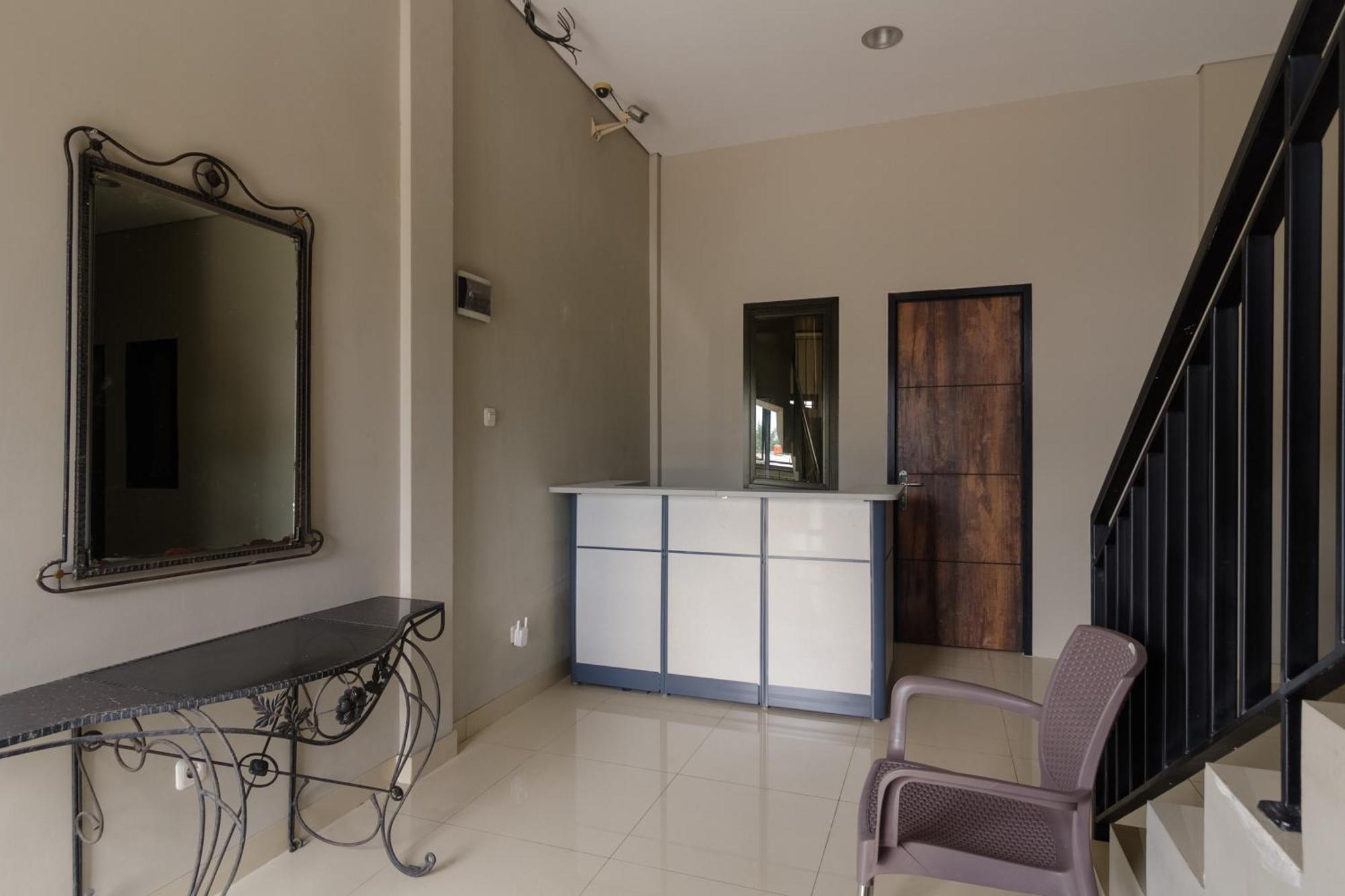 Reddoorz Near Puri Indah Mall จาการ์ตา ภายนอก รูปภาพ
